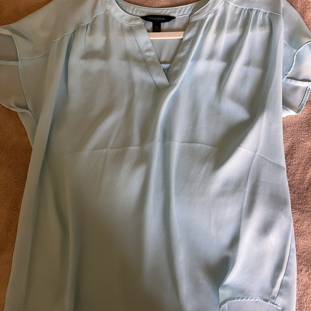 PAle blue blouse - Picture 4 of 5